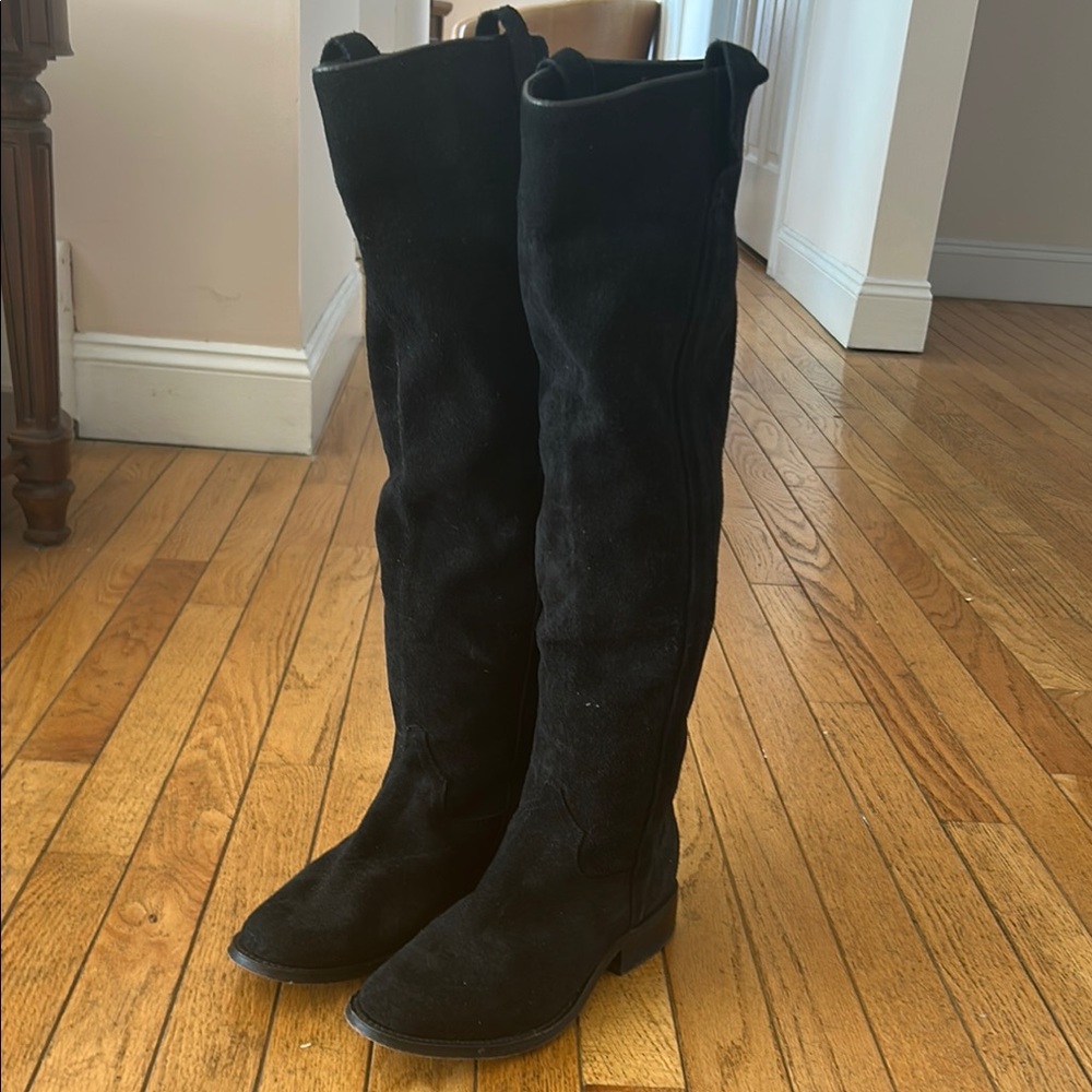 Black Knee-High Women's Boots